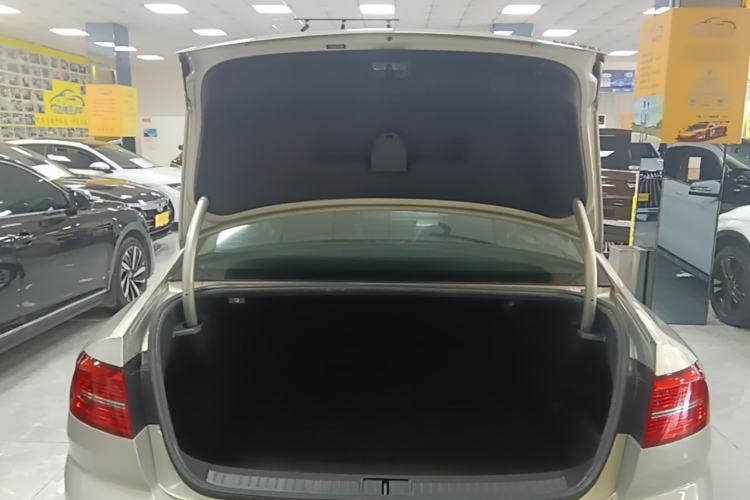 Used Volkswagen Magotan 2019 330TSI DSG Leading Model China VI Standard Trunk
