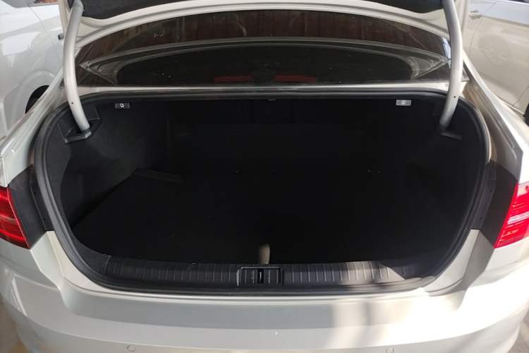 Used Volkswagen Magotan 2019 280TSI DSG Leading Model China VI Standard Trunk