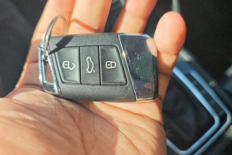 Used Volkswagen Magotan 2019 330TSI DSG Leading Model China VI Standard Vehicle Key