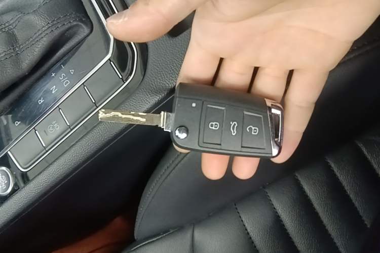 Used Volkswagen Magotan 2019 330TSI DSG Leading Model China VI Standard Vehicle Key