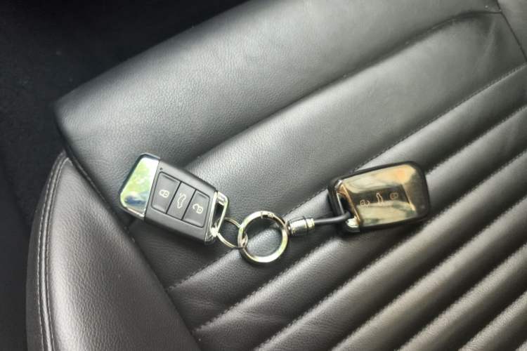 Used Volkswagen Magotan 2019 330TSI DSG Luxury Model China V Standard Vehicle Key