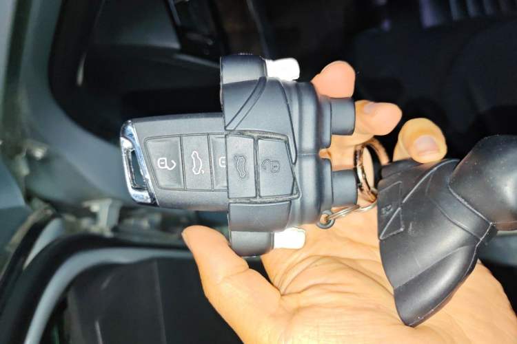 Used Volkswagen Magotan 2019 330TSI DSG Leading Model China VI Standard Vehicle Key