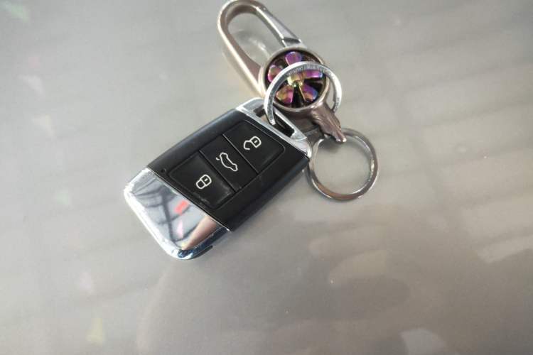 Used Volkswagen Magotan 2019 330TSI DSG Leading Edition China V Standard Vehicle Key