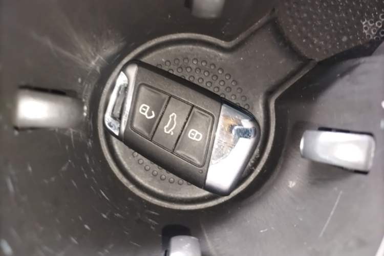 Used Volkswagen Magotan 2019 280TSI DSG Leading Model China VI Standard Vehicle Key