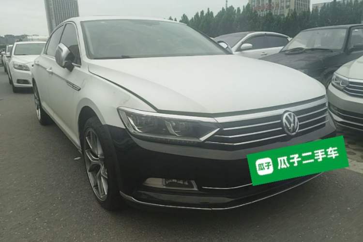 Used Volkswagen Magotan 2019 330TSI DSG Luxury Version China VI Standard Front Right 45 Deg