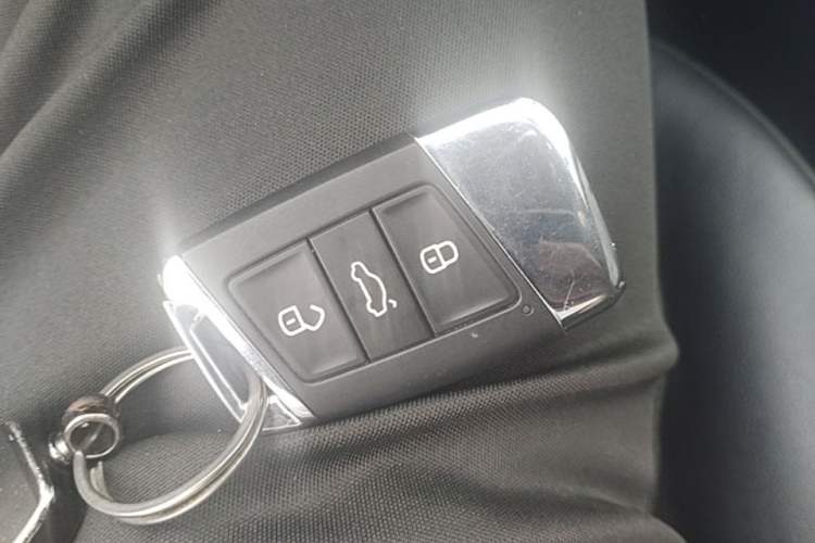 Used Volkswagen Magotan 2019 330TSI DSG Luxury Version China VI Standard Vehicle Key