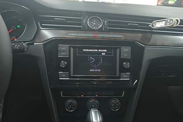 Used Volkswagen Magotan 2019 330TSI DSG Leading Model China VI Standard Audio And AC Panel
