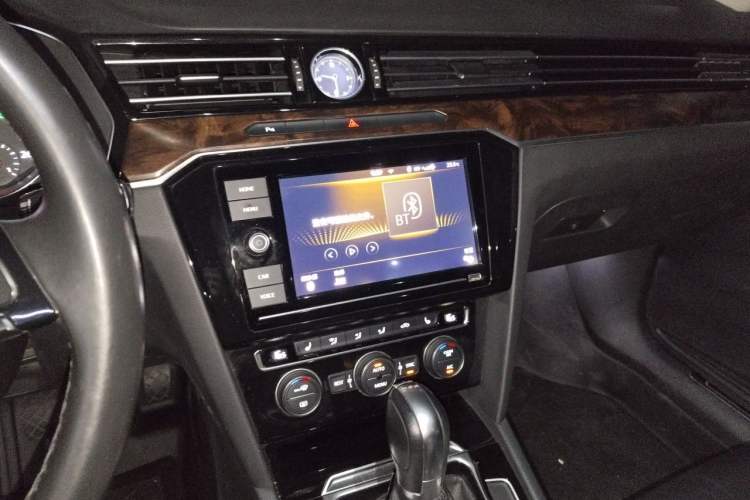 Used Volkswagen Magotan 2019 330TSI DSG Luxury Model China V Standard Audio And AC Panel