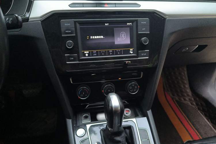 Used Volkswagen Magotan 2019 330TSI DSG Leading Edition China V Standard Audio And AC Panel