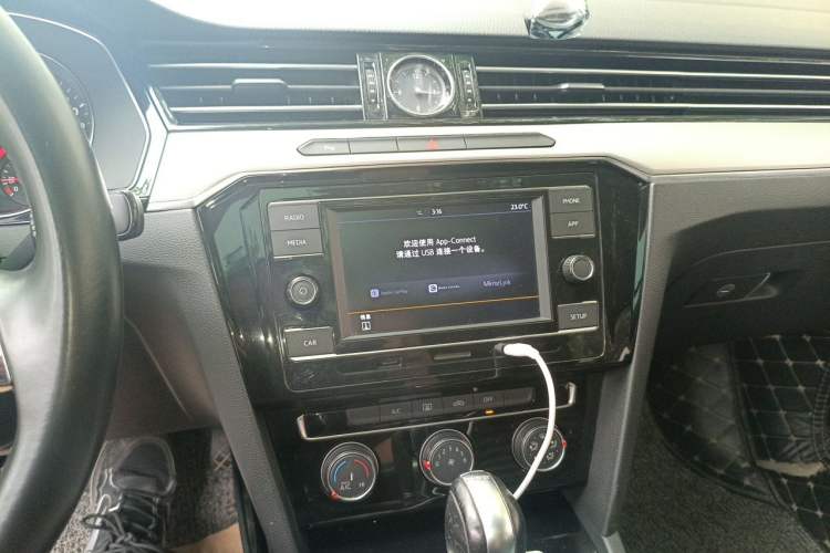 Used Volkswagen Magotan 2019 330TSI DSG Leading Edition China V Standard Audio And AC Panel