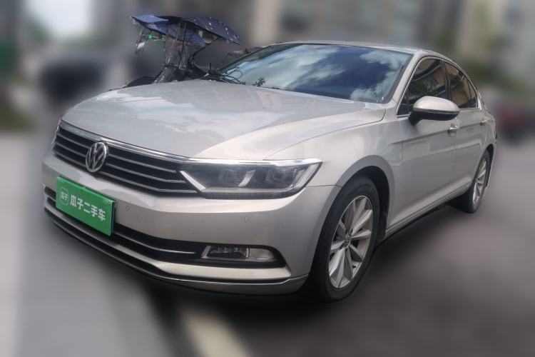 Used Volkswagen Magotan 2019 330TSI DSG Leading Model China VI Standard Guazi used car, China used car export, Used car for sale, Used  cars, Cheapest cars for sale