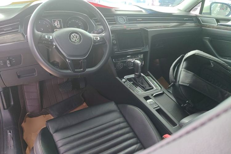 Used Volkswagen Magotan 2019 330TSI DSG Luxury Model China V Standard Center Console