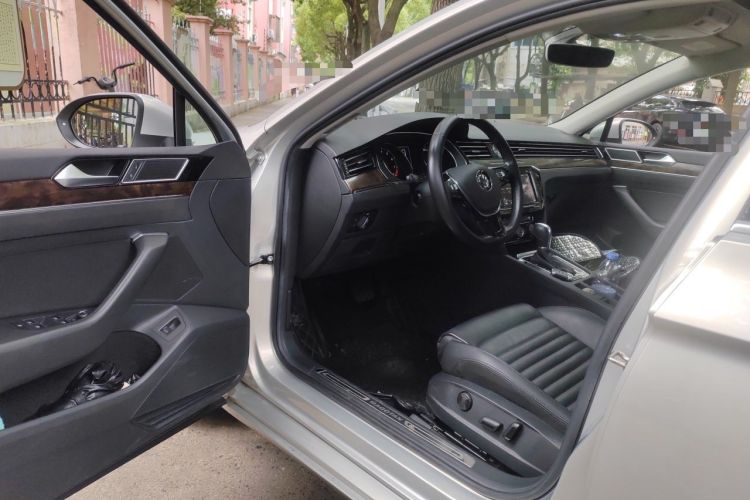 Used Volkswagen Magotan 2019 380TSI DSG Luxury Model China V Standard Driver Seat