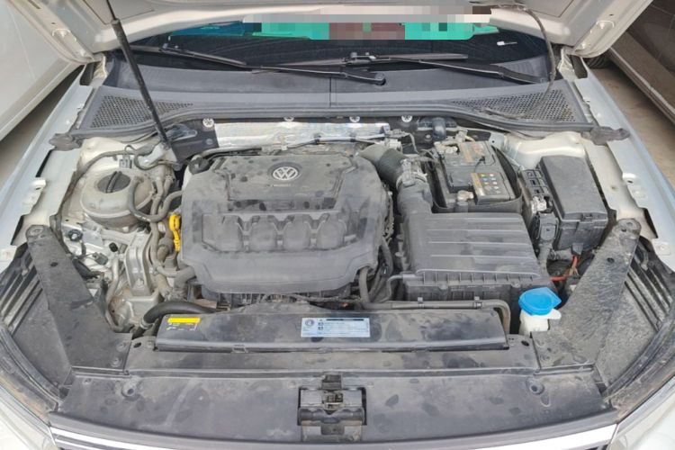 Used Volkswagen Magotan 2019 330TSI DSG Luxury Model China V Standard Engine Bay