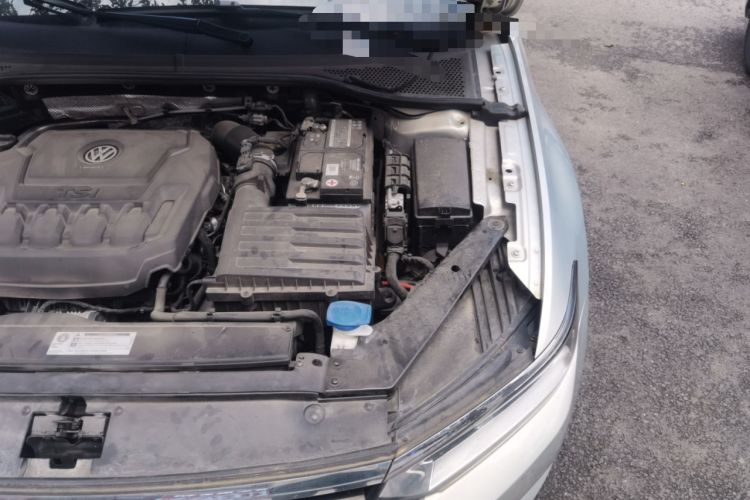 Used Volkswagen Magotan 2019 330TSI DSG Leading Model China VI Standard Engine Bay Left