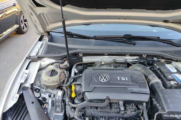 Used Volkswagen Magotan 2019 380TSI DSG Luxury Model China V Standard Engine Bay Right