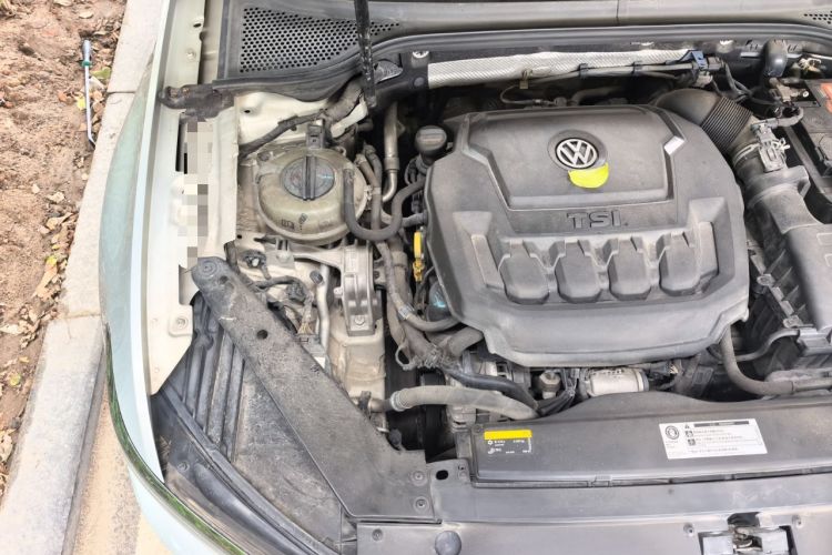 Used Volkswagen Magotan 2019 330TSI DSG Leading Model China VI Standard Engine Bay Right