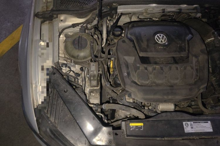 Used Volkswagen Magotan 2019 330TSI DSG Leading Model China VI Standard Engine Bay Right