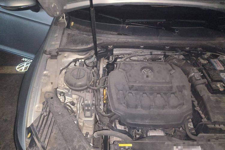 Used Volkswagen Magotan 2019 330TSI DSG Leading Edition China V Standard Engine Bay Right