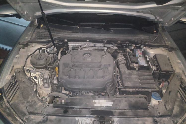 Used Volkswagen Magotan 2019 330TSI DSG Leading Edition China V Standard Engine Bay