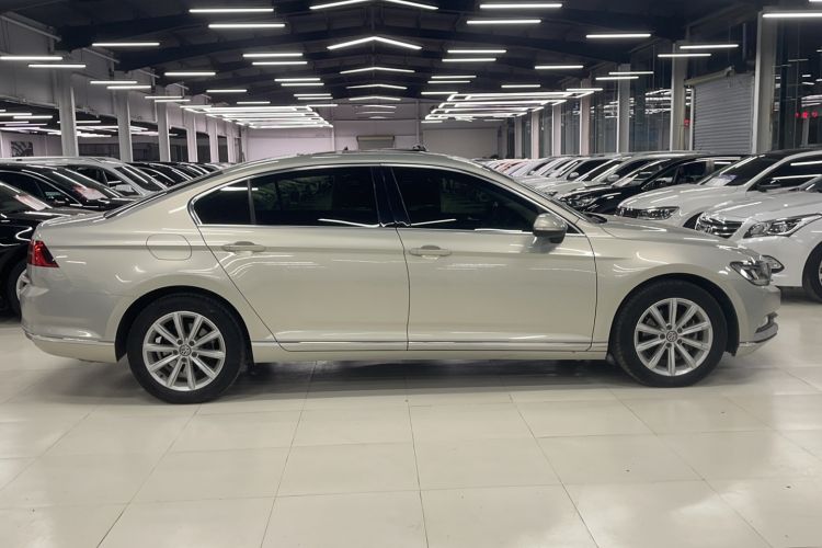 Used Volkswagen Magotan 2019 330TSI DSG Leading Model China VI Standard Exterior 2