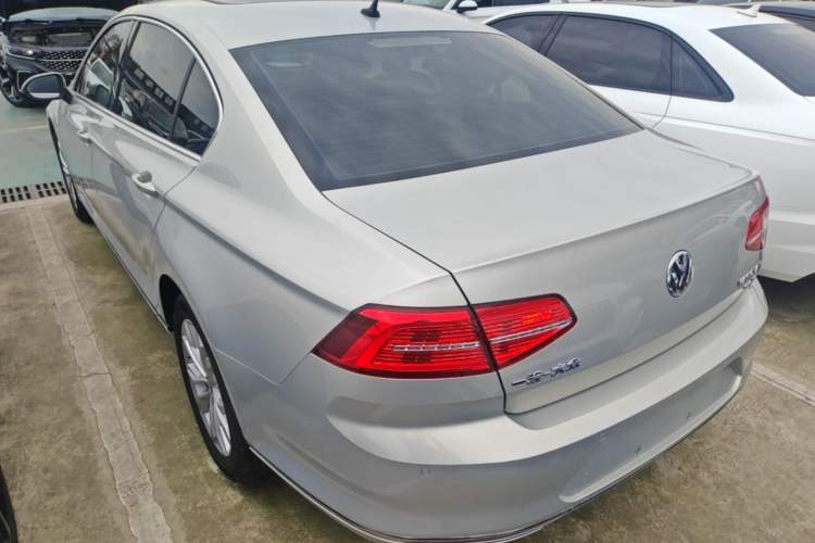 Used Volkswagen Magotan 2019 330TSI DSG Luxury Version China VI Standard Exterior 2