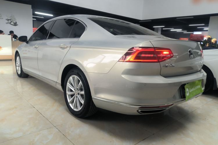Used Volkswagen Magotan 2019 330TSI DSG Leading Model China VI Standard Exterior 2