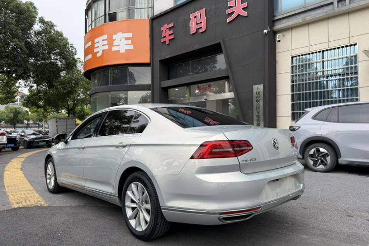 Used Volkswagen Magotan 2019 330TSI DSG Leading Model China VI Standard Exterior 4