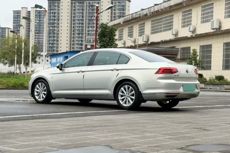 Used Volkswagen Magotan 2019 330TSI DSG Leading Model China VI Standard Exterior 4