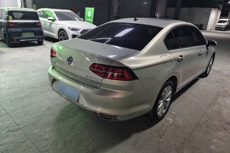 Used Volkswagen Magotan 2019 330TSI DSG Luxury Version China VI Standard Exterior 5