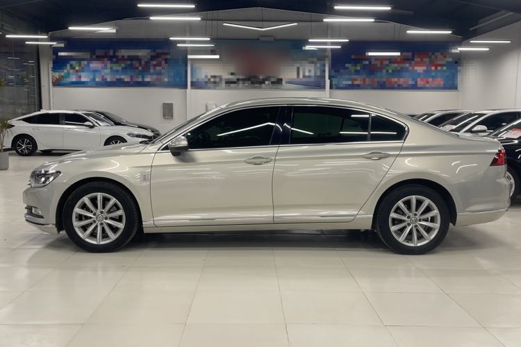 Used Volkswagen Magotan 2019 330TSI DSG Leading Model China VI Standard Exterior 5
