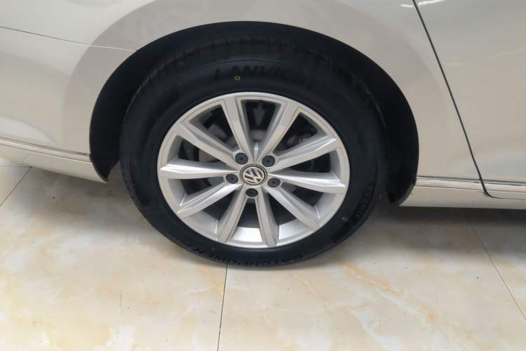 Used Volkswagen Magotan 2019 330TSI DSG Leading Model China VI Standard Exterior 5