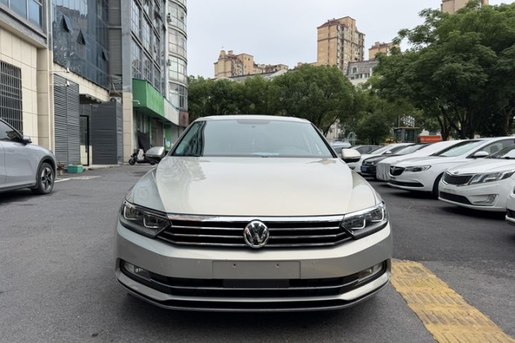 Used Volkswagen Magotan 2019 330TSI DSG Leading Model China VI Standard Exterior 8
