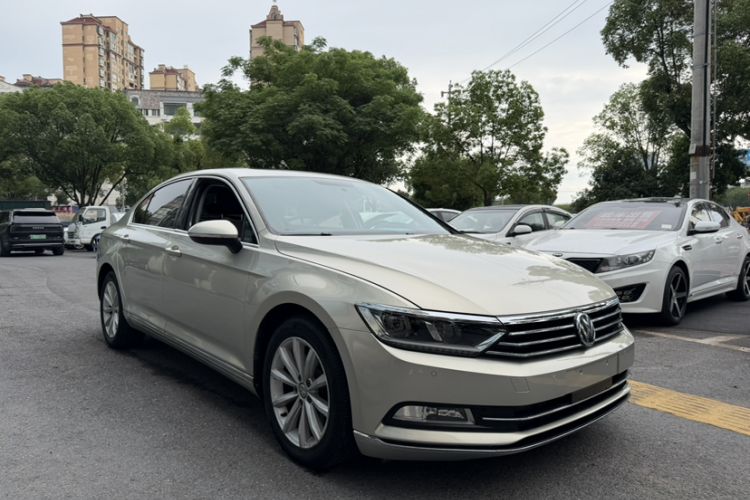 Used Volkswagen Magotan 2019 330TSI DSG Leading Model China VI Standard Exterior 9