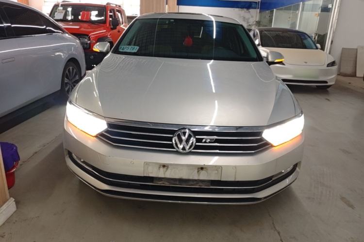 Used Volkswagen Magotan 2019 330TSI DSG Leading Model China VI Standard Front