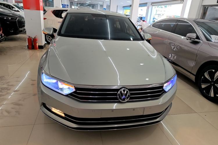 Used Volkswagen Magotan 2019 280TSI DSG Comfort Model China VI Standard Front