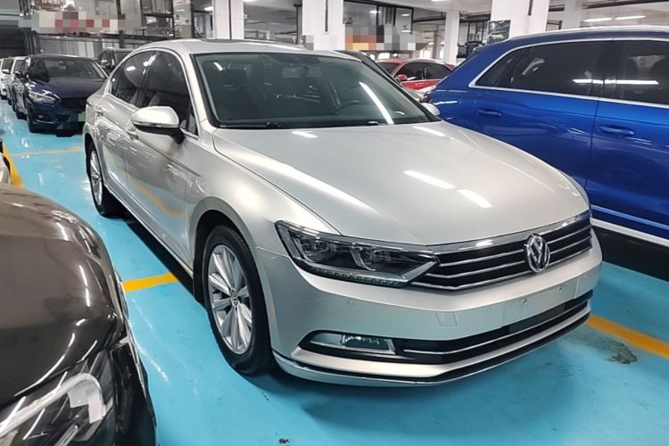 Used Volkswagen Magotan 2019 330TSI DSG Leading Edition China V Standard Front Right 45 Deg