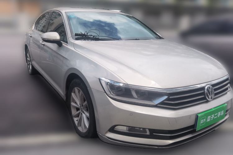 Used Volkswagen Magotan 2019 330TSI DSG Leading Model China VI Standard Front Right 45 Deg