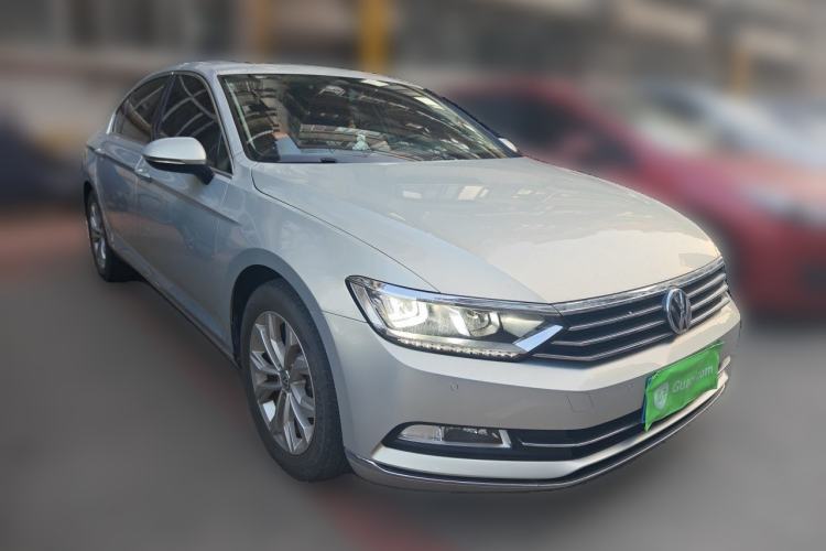 Used Volkswagen Magotan 2019 330TSI DSG Luxury Version China VI Standard Front Right 45 Deg