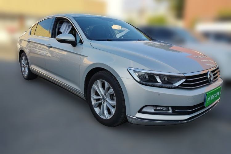 Used Volkswagen Magotan 2019 380TSI DSG Luxury Model China V Standard Front Right 45 Deg