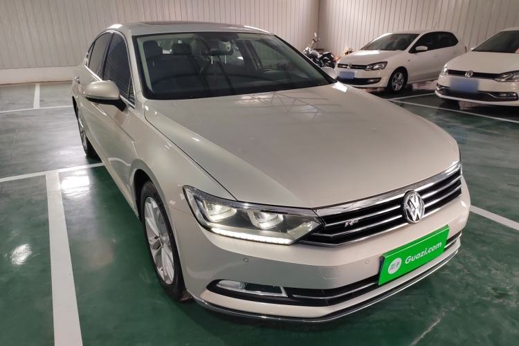 Used Volkswagen Magotan 2019 330TSI DSG Luxury Version China VI Standard Front Right 45 Deg
