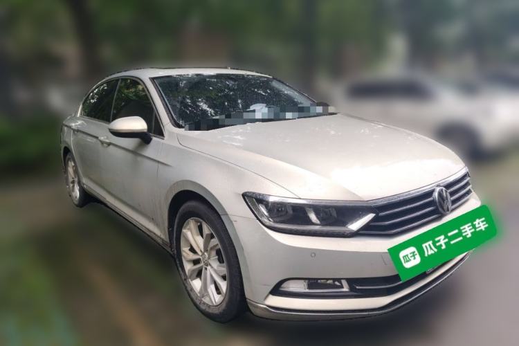 Used Volkswagen Magotan 2019 330TSI DSG Luxury Version China VI Standard Front Right 45 Deg