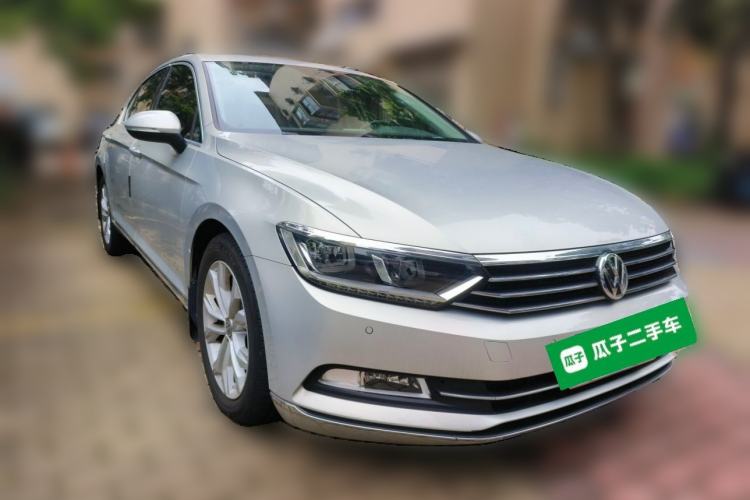 Used Volkswagen Magotan 2019 330TSI DSG Luxury Version China VI Standard Front Right 45 Deg