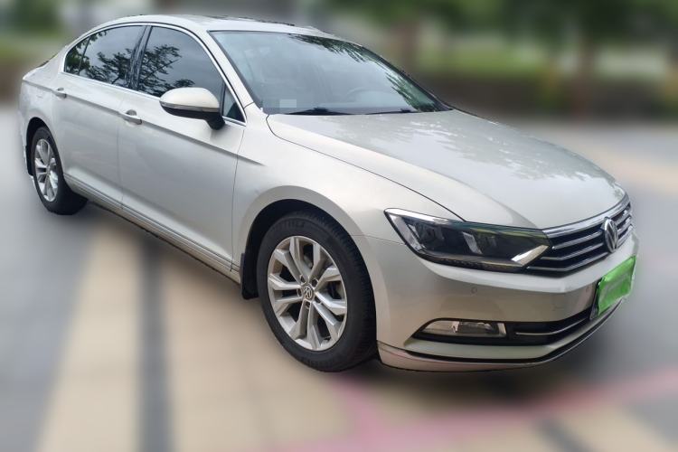 Used Volkswagen Magotan 2019 330TSI DSG Luxury Version China VI Standard Front Right 45 Deg