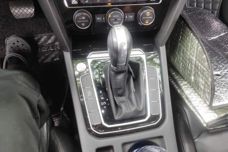Used Volkswagen Magotan 2019 380TSI DSG Luxury Model China V Standard Gear Lever