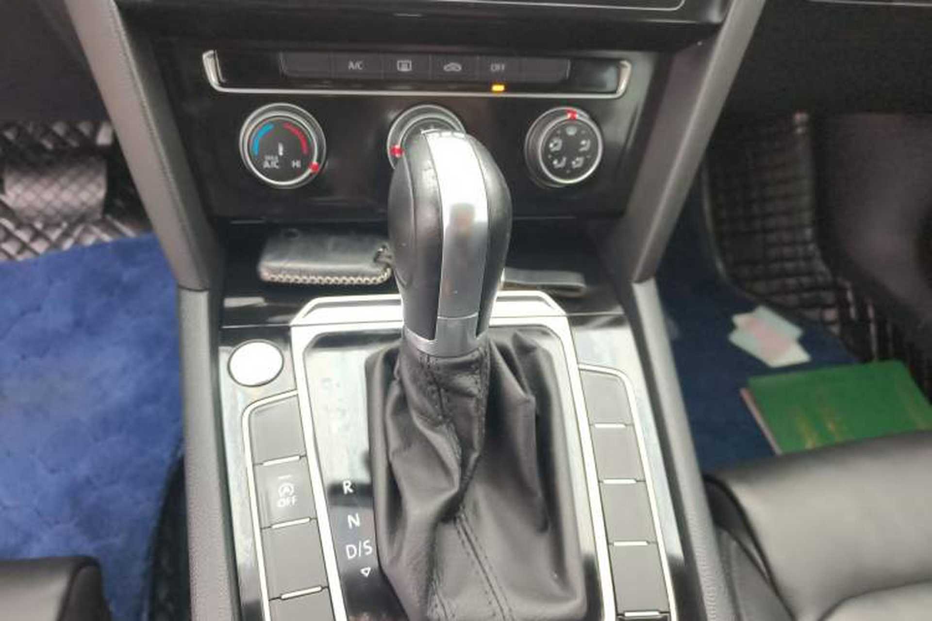 Used Volkswagen Magotan 2019 330TSI DSG Leading Model China VI Standard Gear Lever