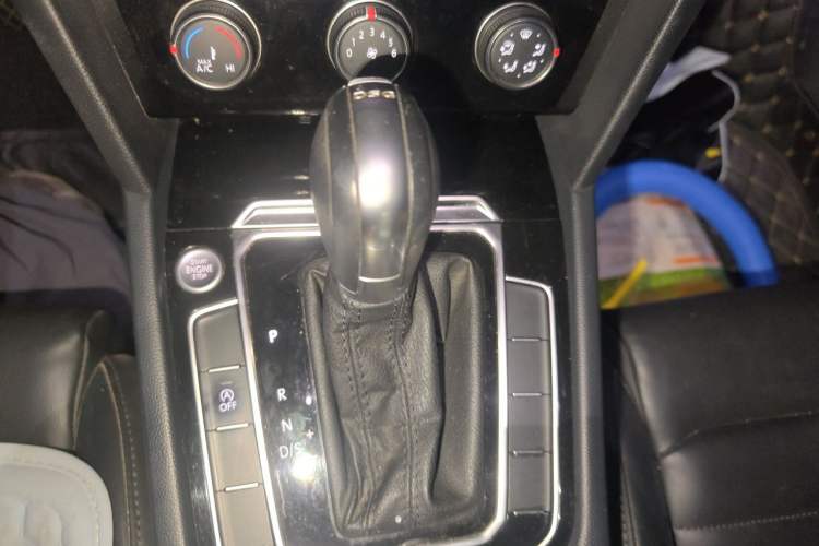 Used Volkswagen Magotan 2019 330TSI DSG Leading Model China VI Standard Gear Lever