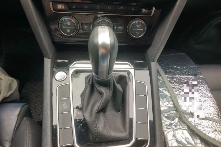 Used Volkswagen Magotan 2019 330TSI DSG Luxury Version China VI Standard Gear Lever