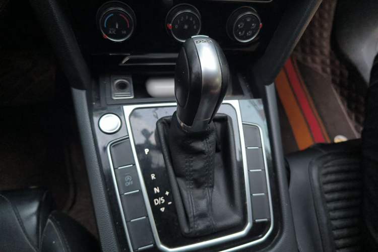 Used Volkswagen Magotan 2019 330TSI DSG Leading Edition China V Standard Gear Lever