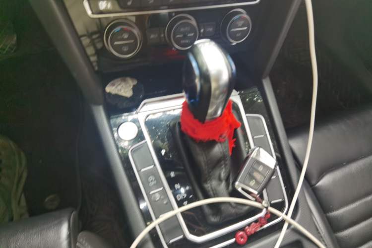 Used Volkswagen Magotan 2019 330TSI DSG Luxury Model China V Standard Gear Lever